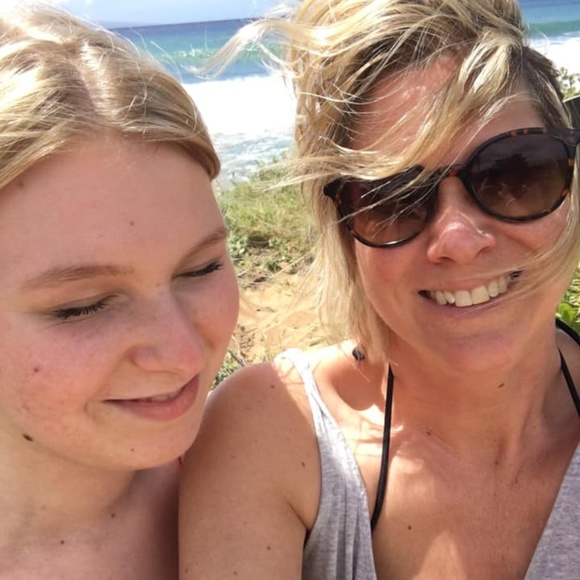 @threadsbykelly The Posh Librarian - Picture 2 of 8